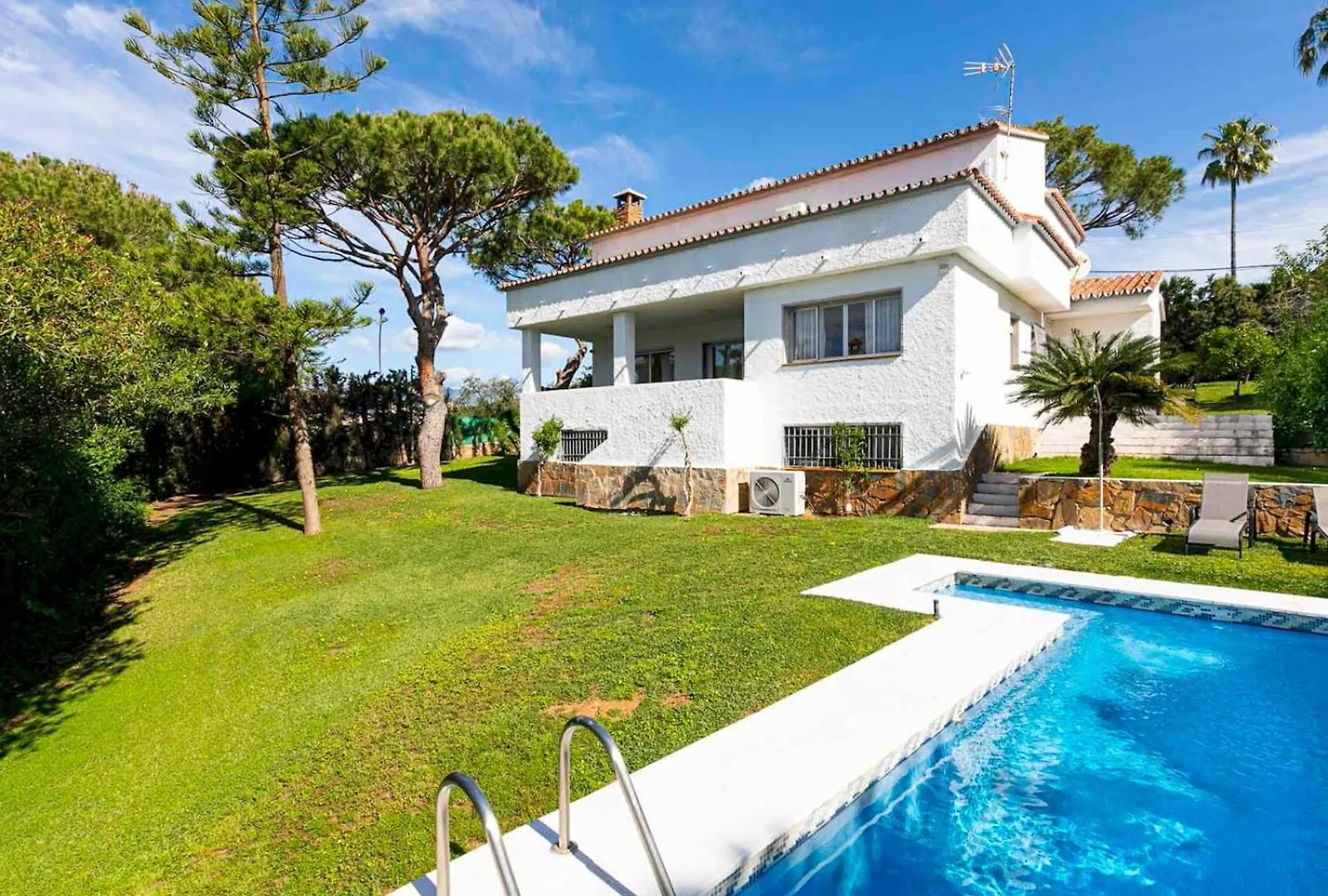 Pass The Keys Villa With Garden And Private Swimming Pool マルベーリャ 別荘